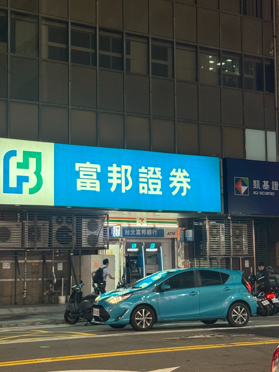 7-ELEVEN 千翔門市
